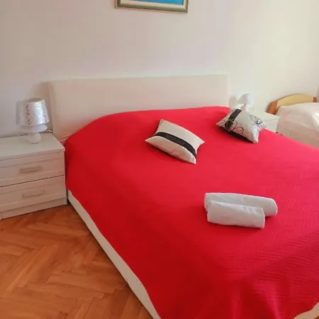 Seaside Apartment *