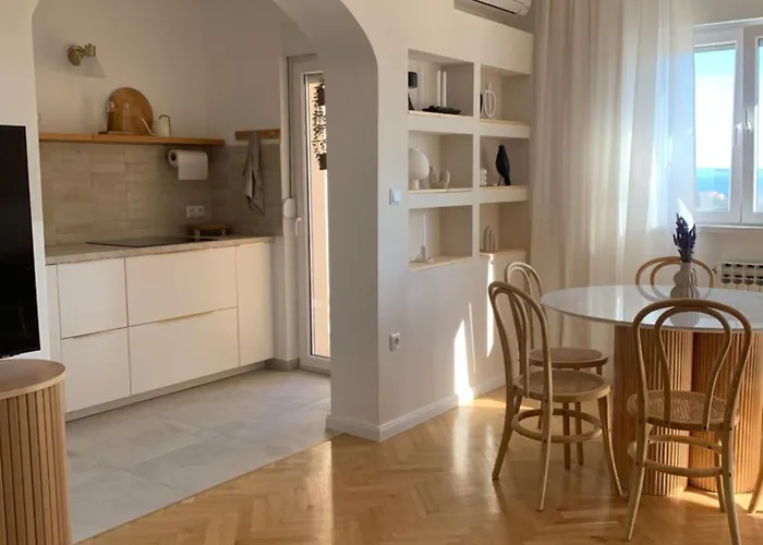 Apartment Seaside Split